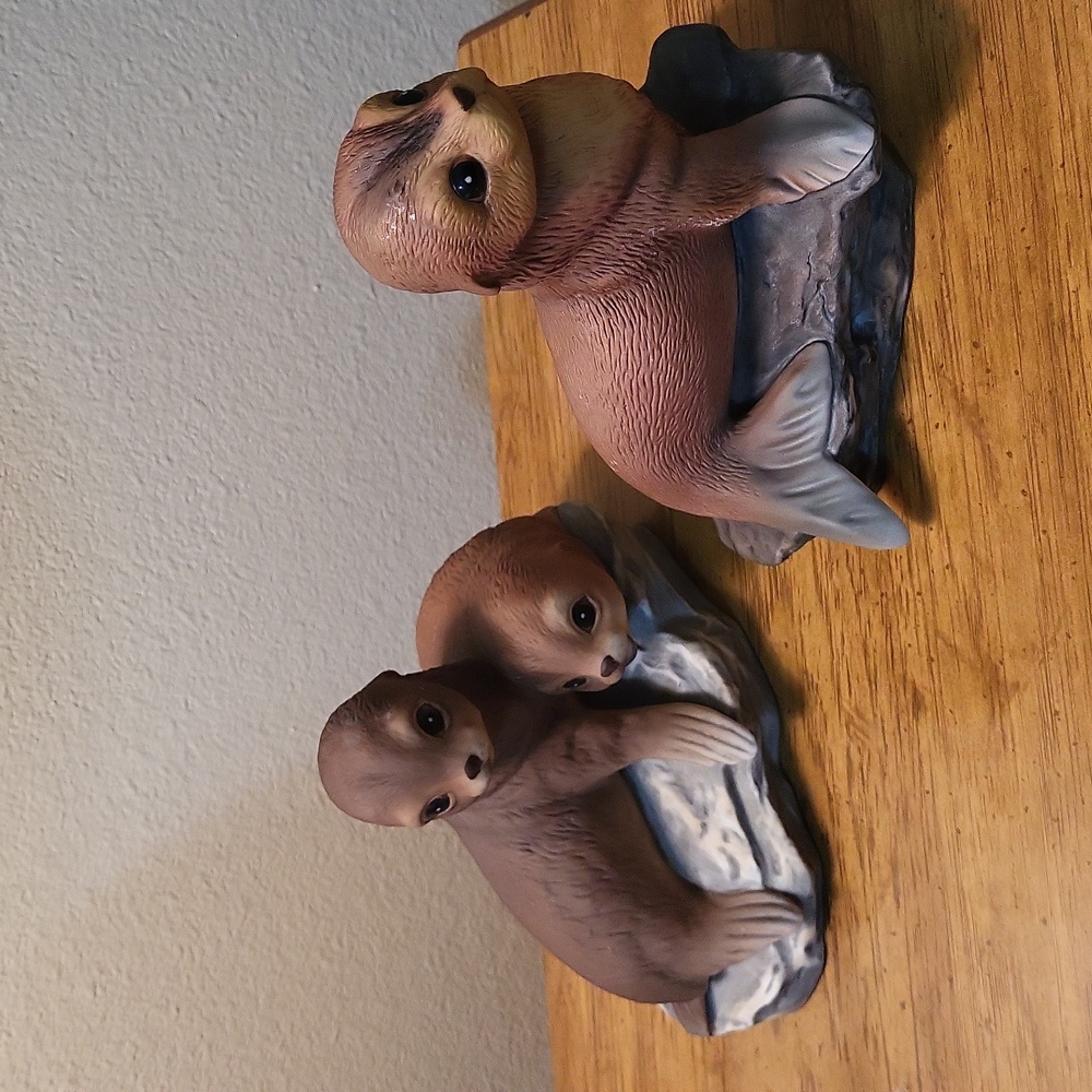 Homco Masterpiece porcelain seals